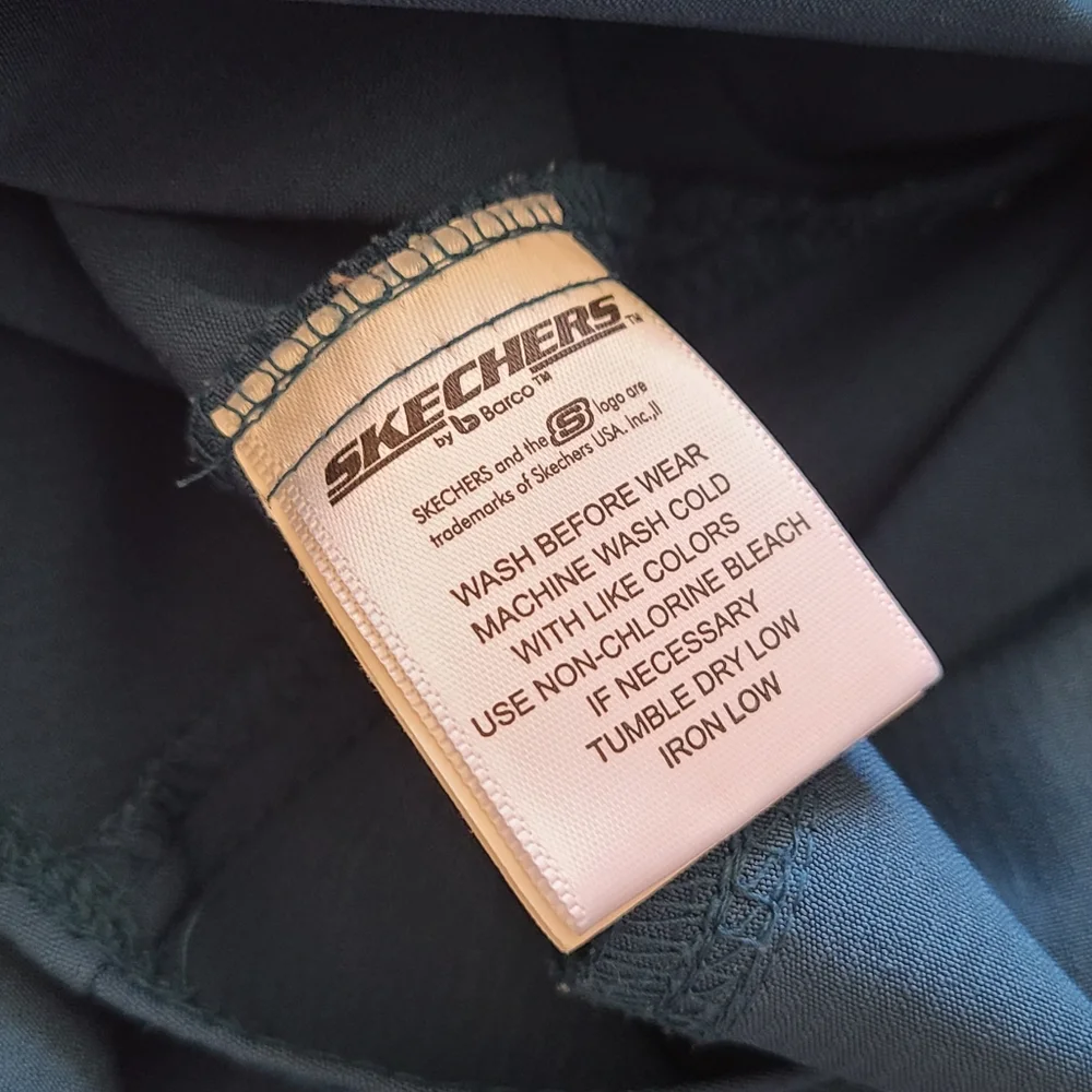 Skechers scrubs set - Picture 9 of 12